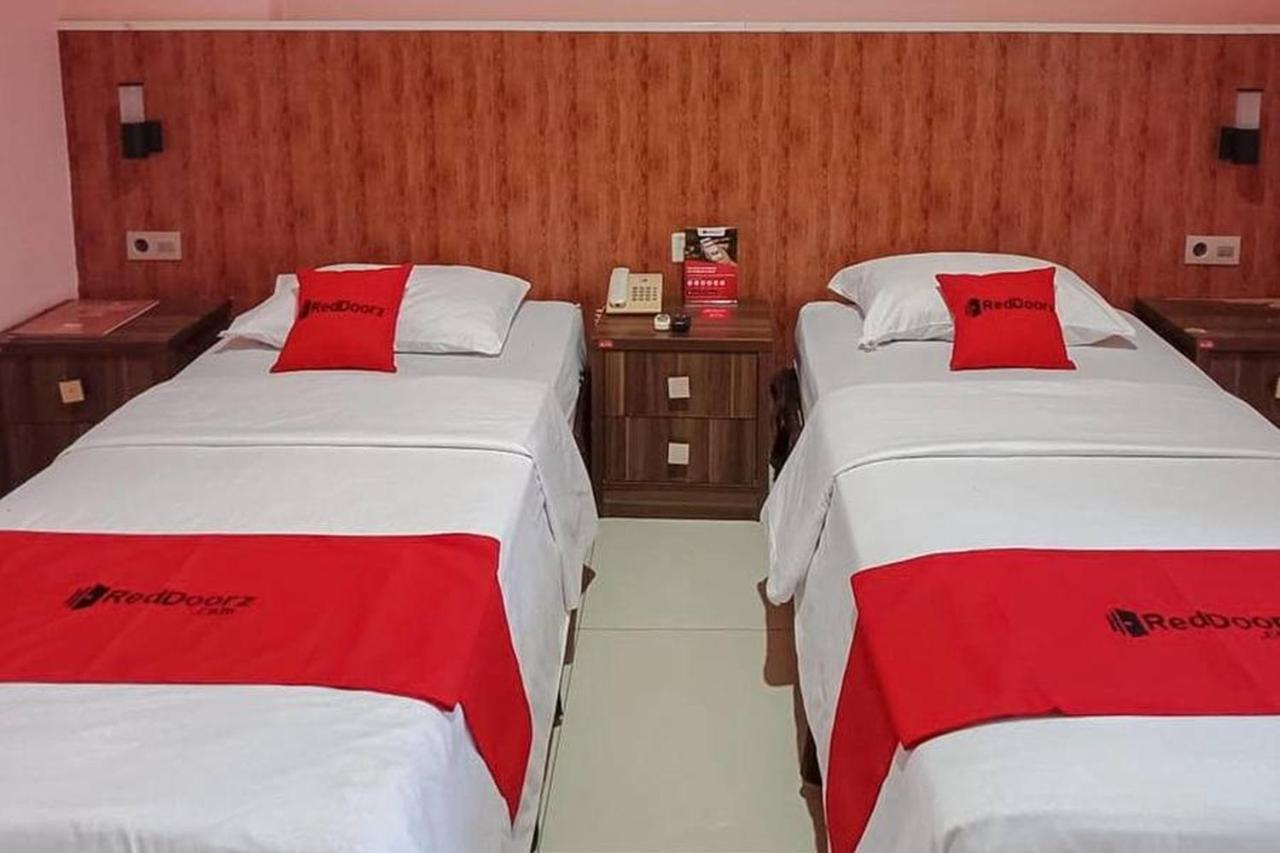Reddoorz @ Sorong City Center Экстерьер фото