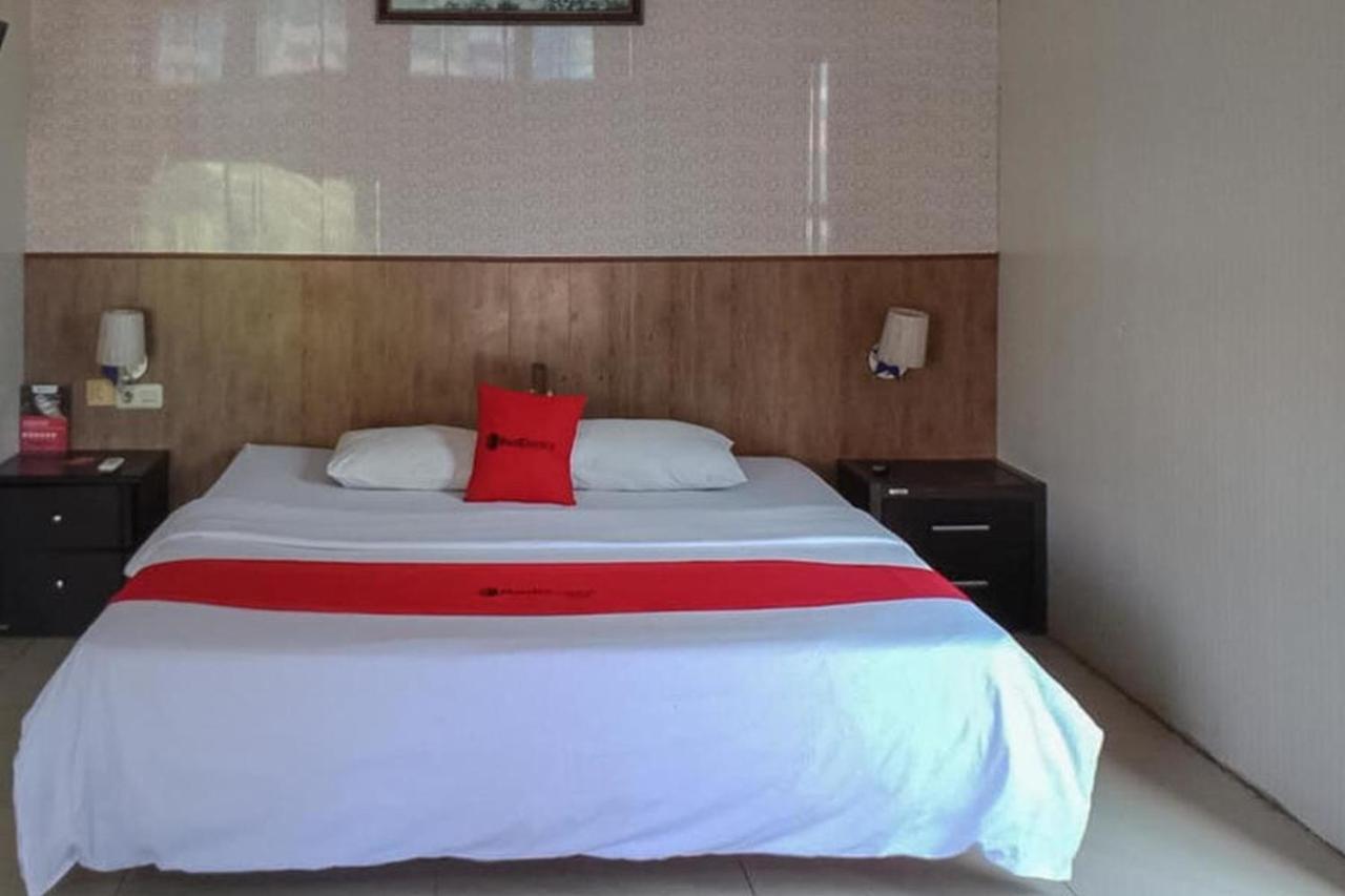 Reddoorz @ Sorong City Center Экстерьер фото